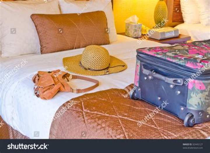 S02.E13: Bed And Baggage - 60 Days In