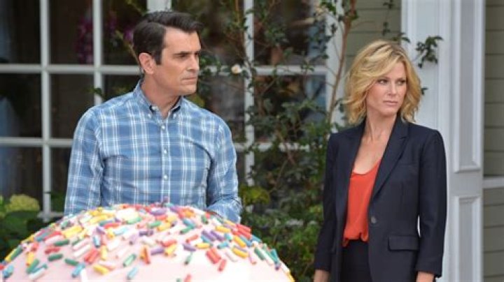 S06.E06: Halloween 3: AwesomeLand - Modern Family [V]