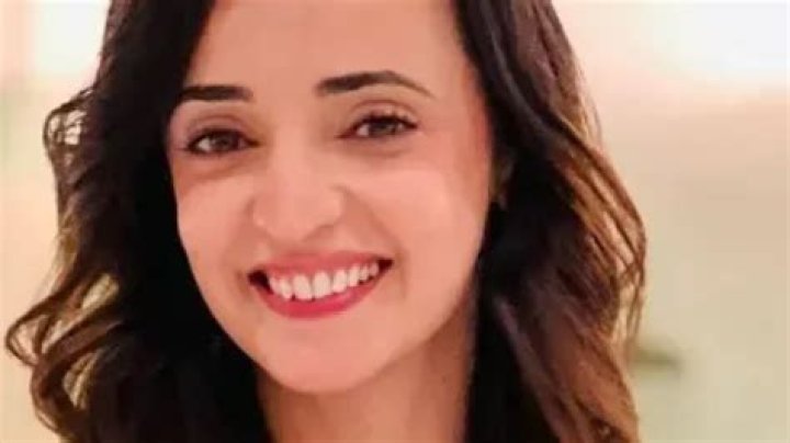 Sanaya Irani Biography, Wiki, Age, Height, Family, Career