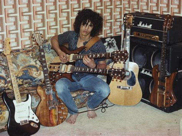 Slash Net Worth  - Pulptastic