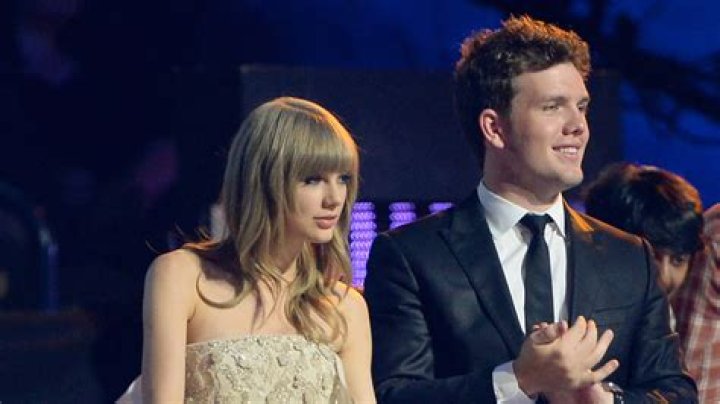Taylor Swift's Brother Austin Just Made His Acting Debut in New I.T. Trailer