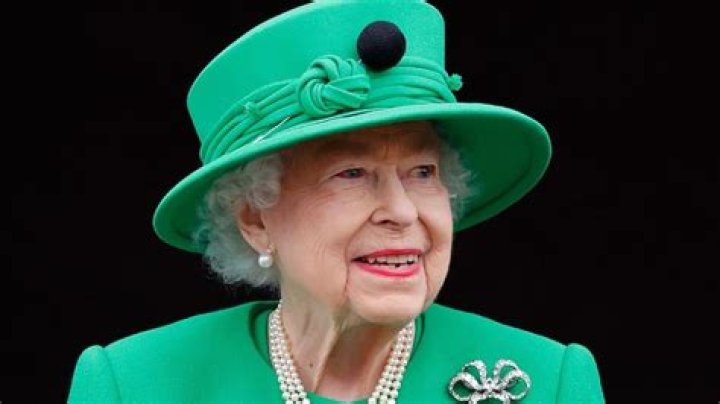 The Queen Died and Nobody Online Knows How to Act