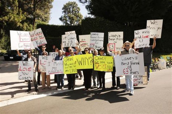The Top 40 Things to Know About the Casey Kasem Family Dispute