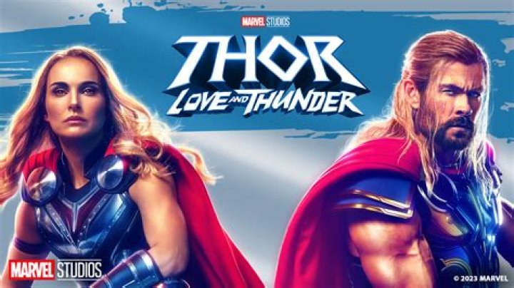 Thor – Love and thunder : Natalie Portman parle de sa scène de baiser avec Chris Hemsworth