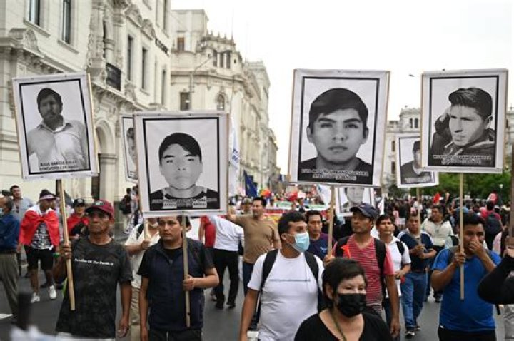 unas 21.000 personas se unieron a las protestas y ocho resultaron heridas