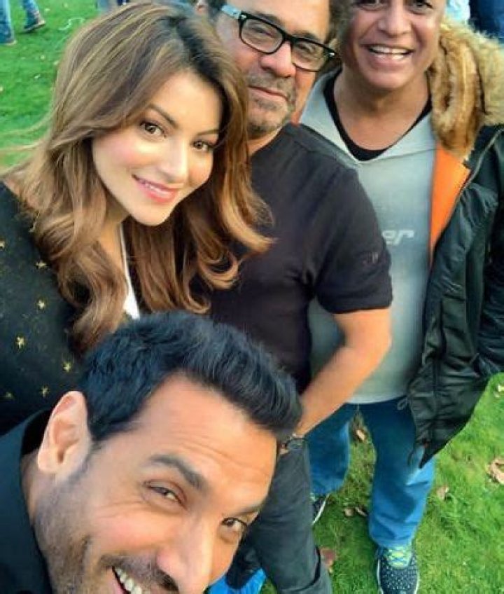 Urvashi Rautela Height Weight Age Husband Biography Family & Facts