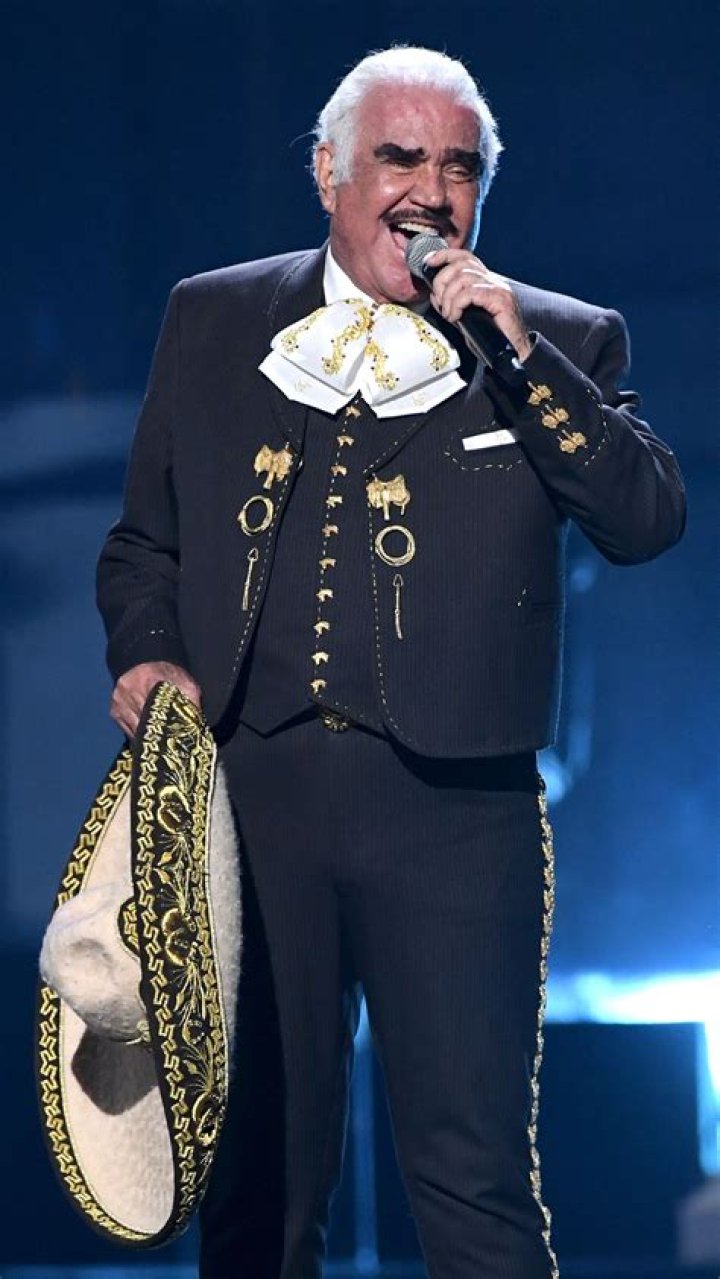 Vicente Fernández, Mexican Music Legend, Dies at 81