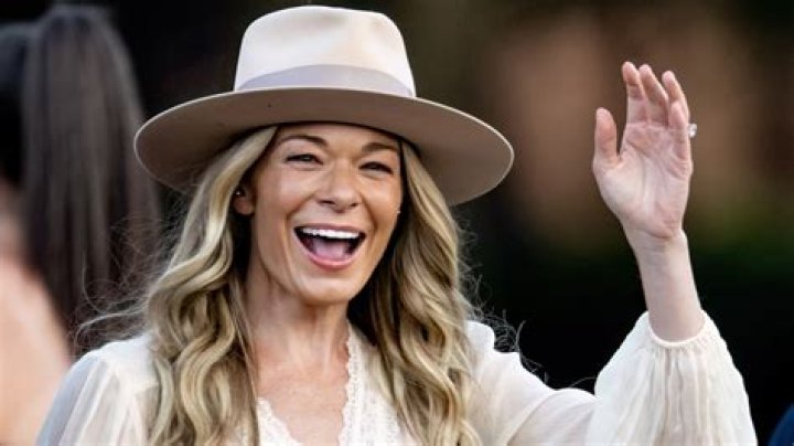  Who is Roger on Celebrity IOU? Meet LeAnn Rimes’ friend on Instagram! Tue 29 June 2021 01:00 Updated Mon 19 July 2021 16:00 Celine Byford 