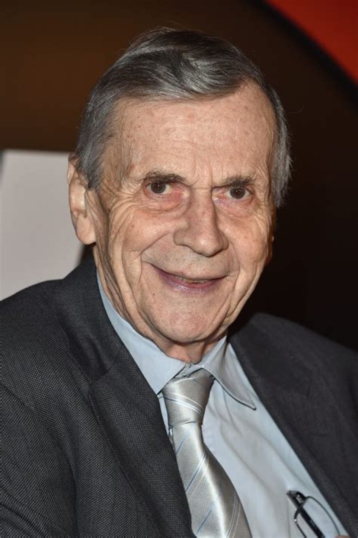 William B. Davis Net Worth 
